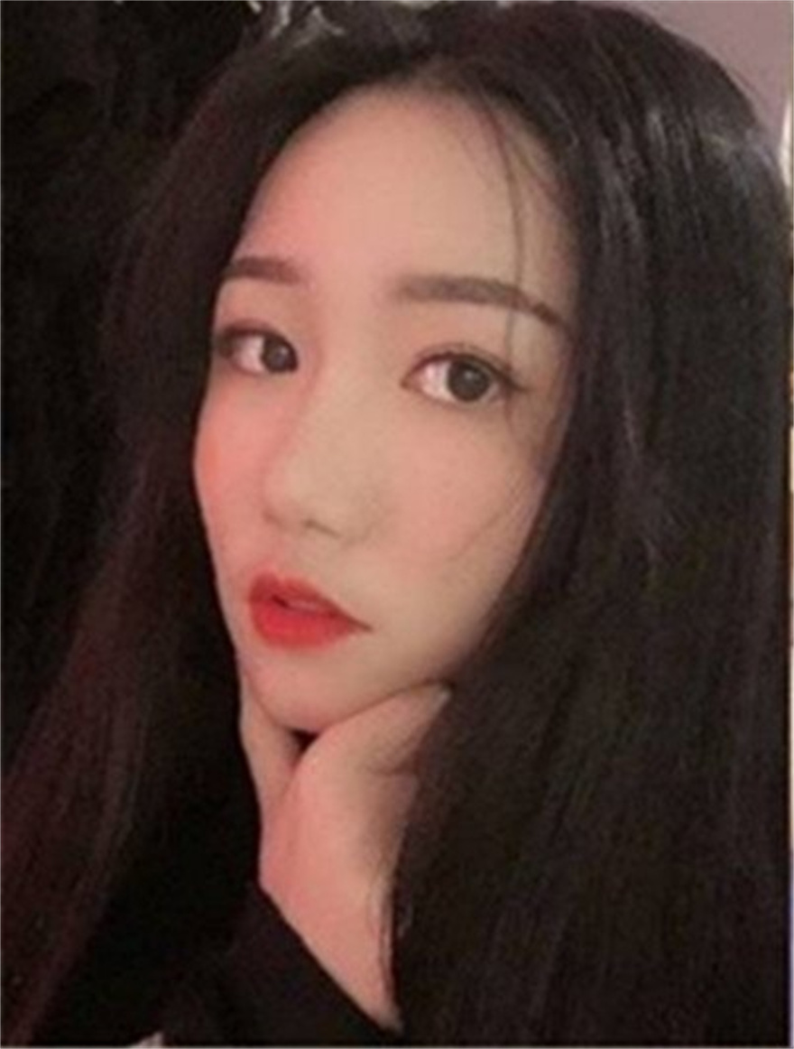 私房自拍幼师小女友酒店私拍 2V