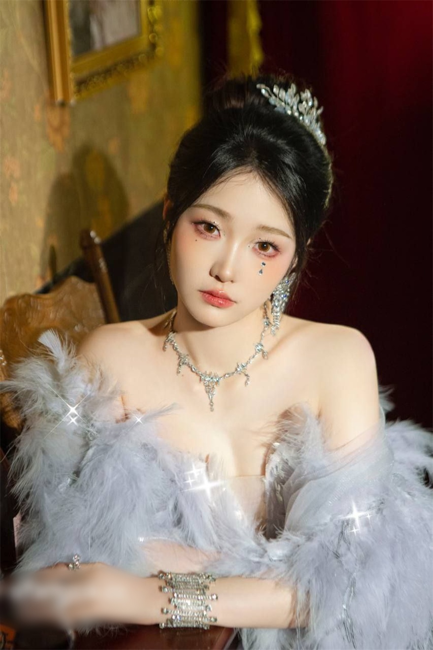 云盘泄密江西00后美女虞燕妮私拍 46P15V