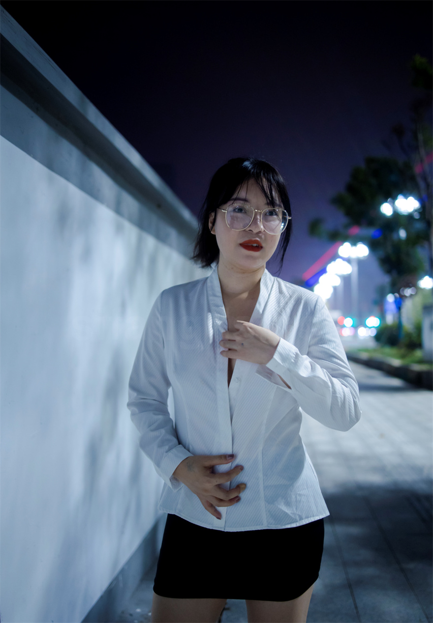 黄X极品气质文员小姐姐娜依户外写真 535P1V